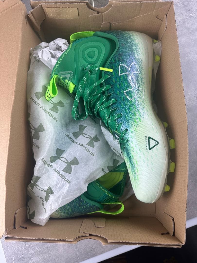 【未使用】UA Spotlight Green アンダーアーマー スパイク 30