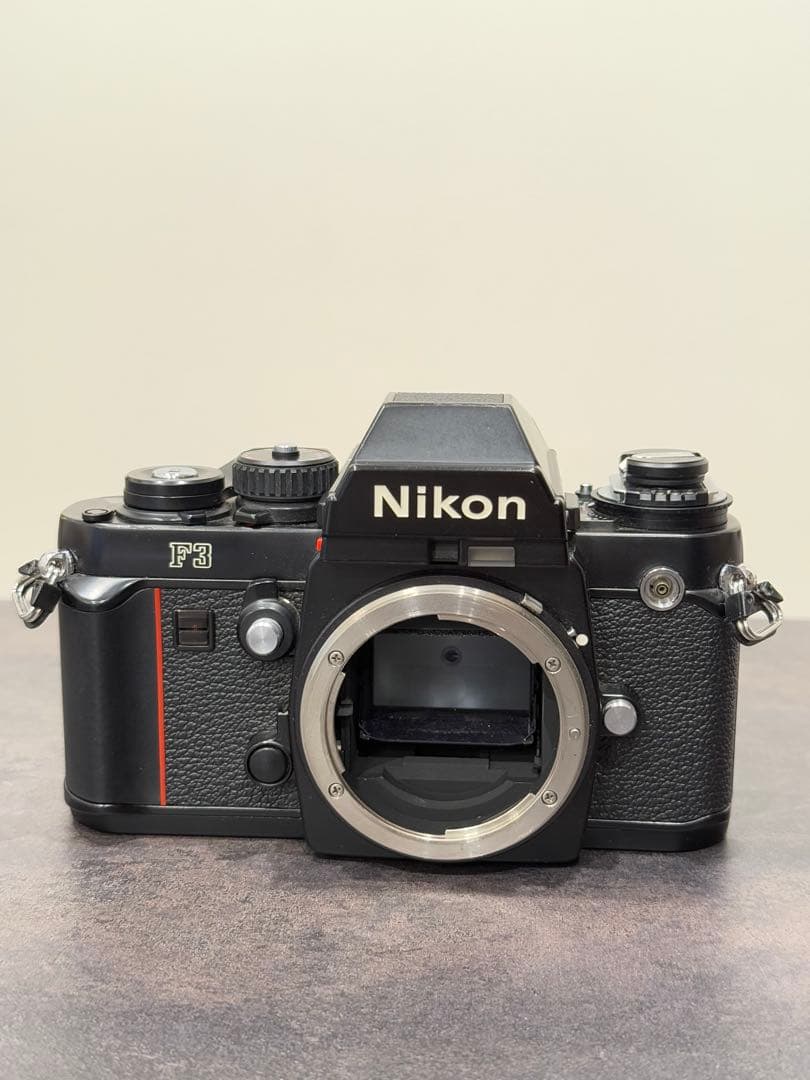 Nikon F3 ボディ　ケース付き