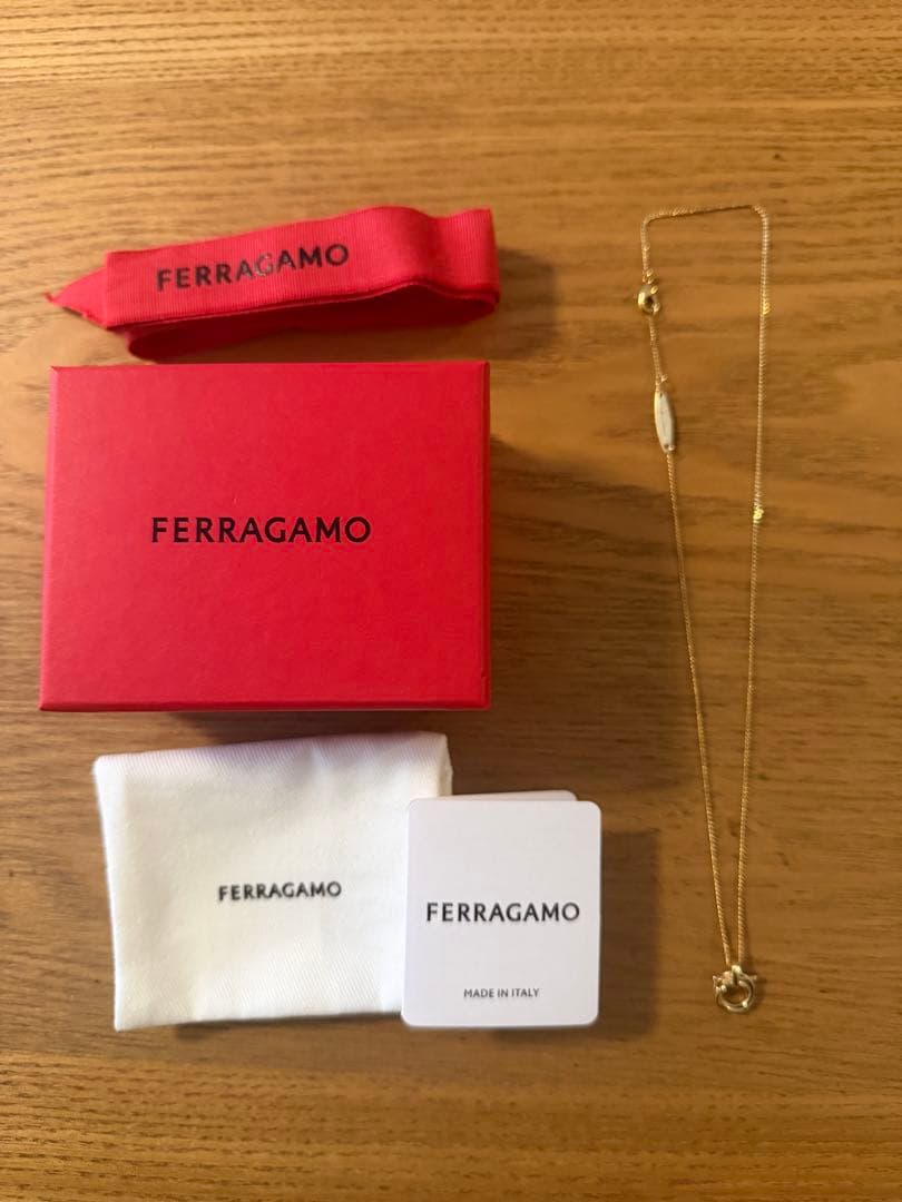 【kina】フェラガモ　ガンチーニ　ネックレス