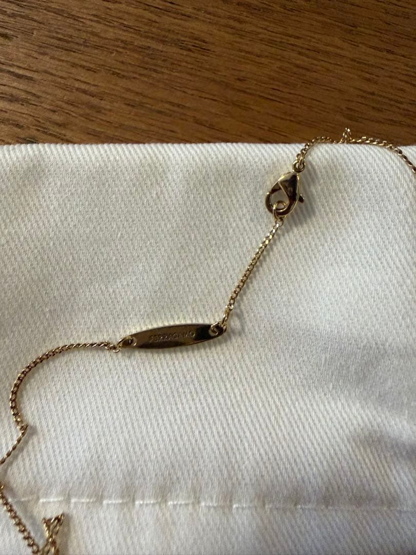 【kina】フェラガモ　ガンチーニ　ネックレス
