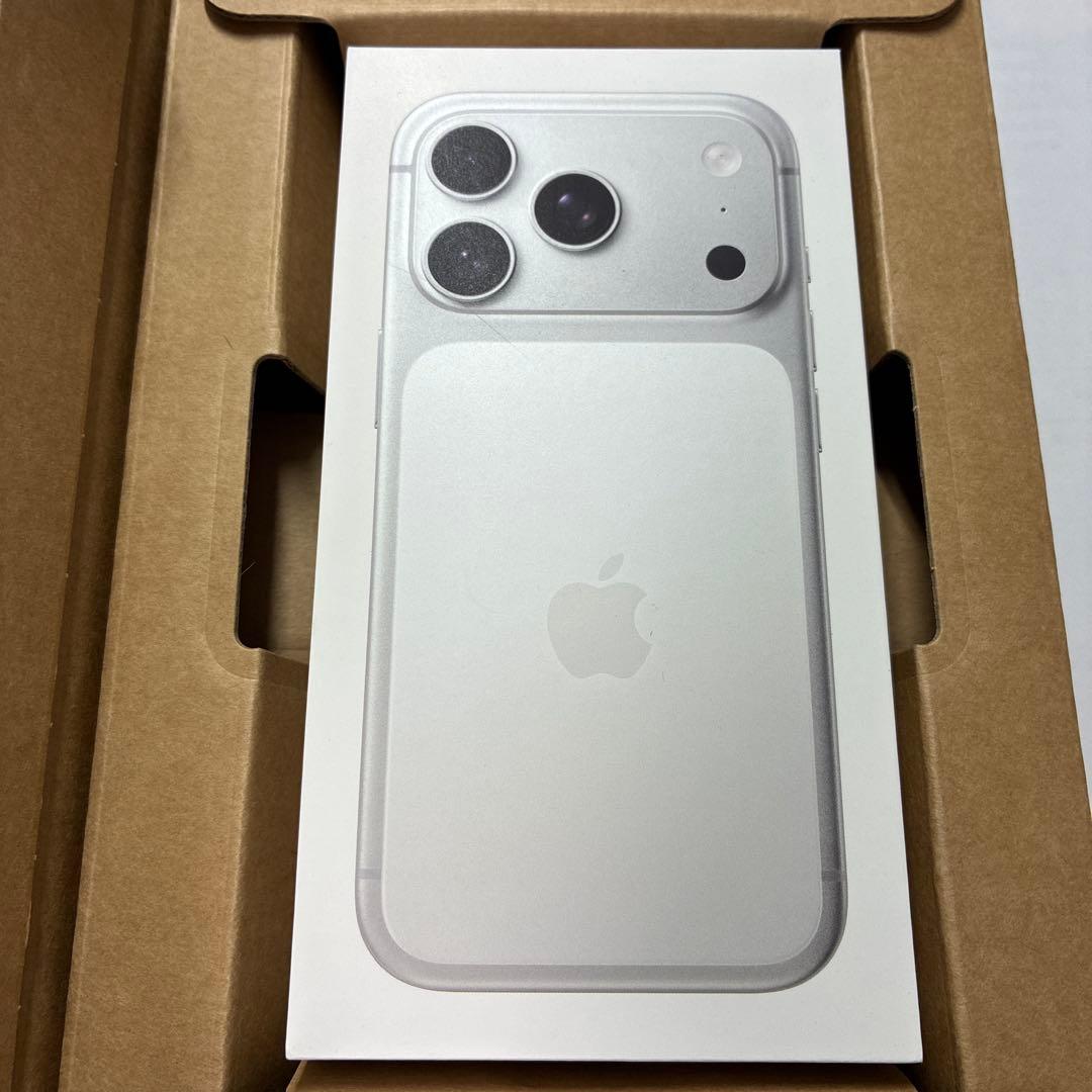 iPhone17pro 256GB シルバー（SIMフリー）