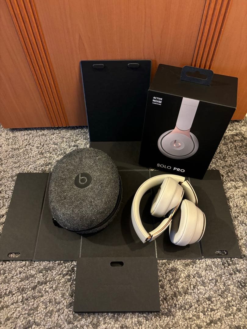 【美品】Beats Solo Pro ワイヤレスヘッドホン アイボリー