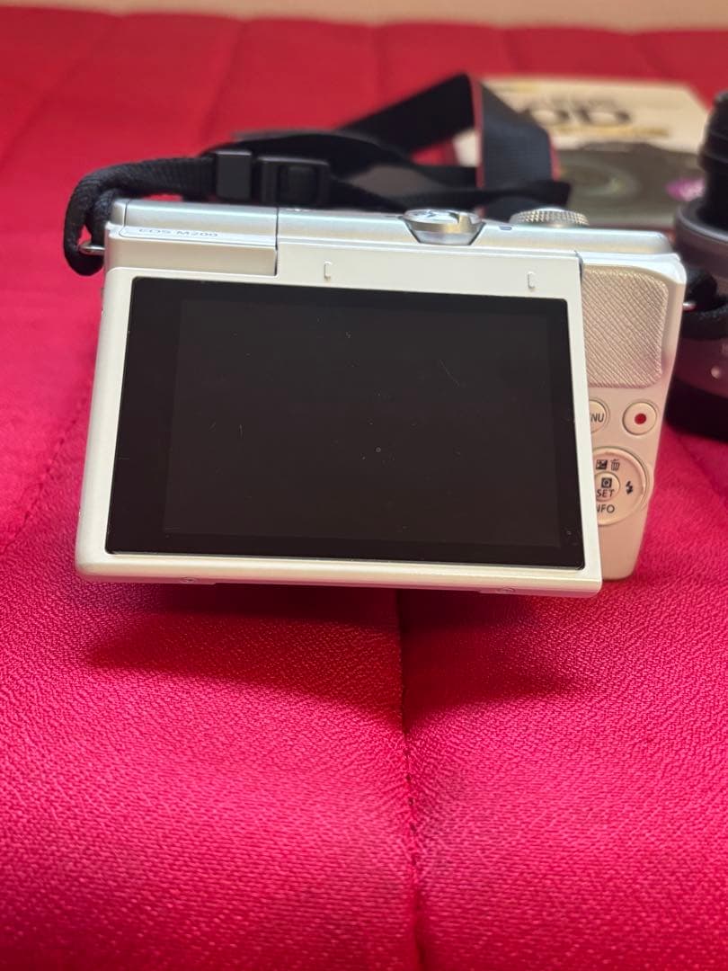 ♥️セール中♥️ Canon EOS M200 ホワイト セット