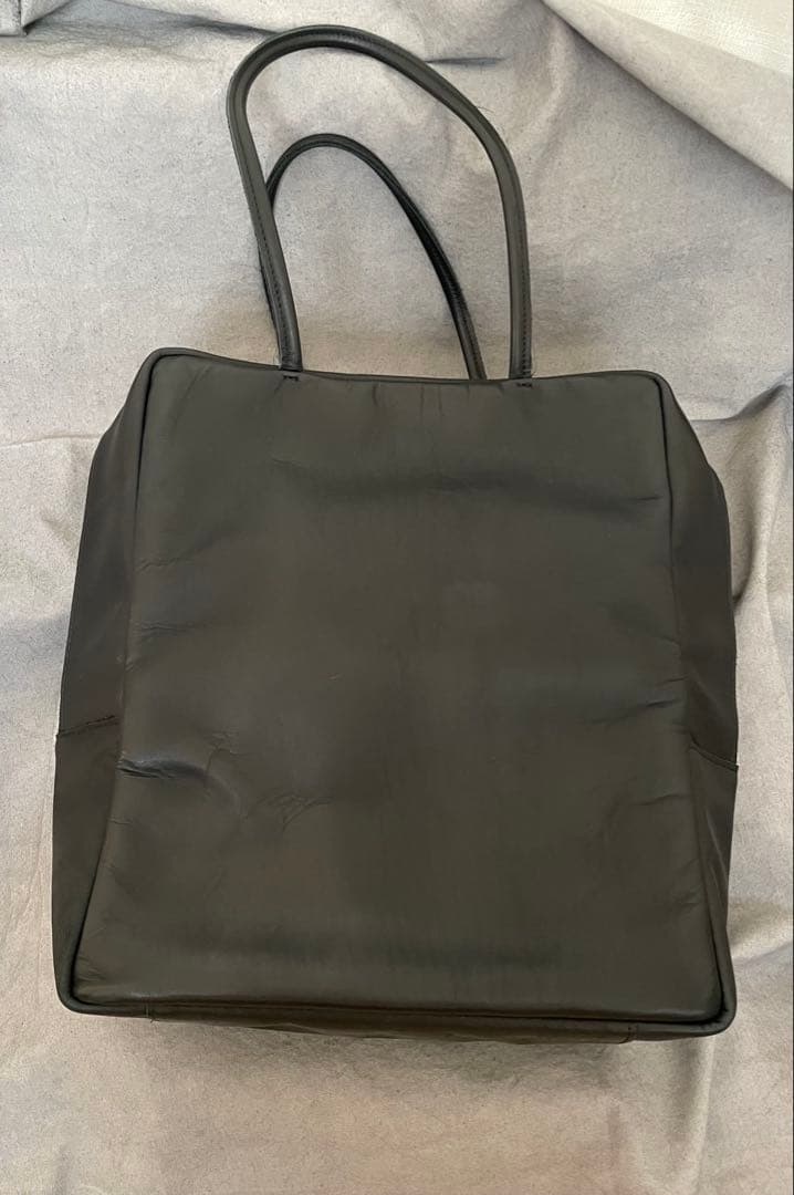 バッグ M071 MORMYRUS GLOSS LEATHER TOTE BLACK