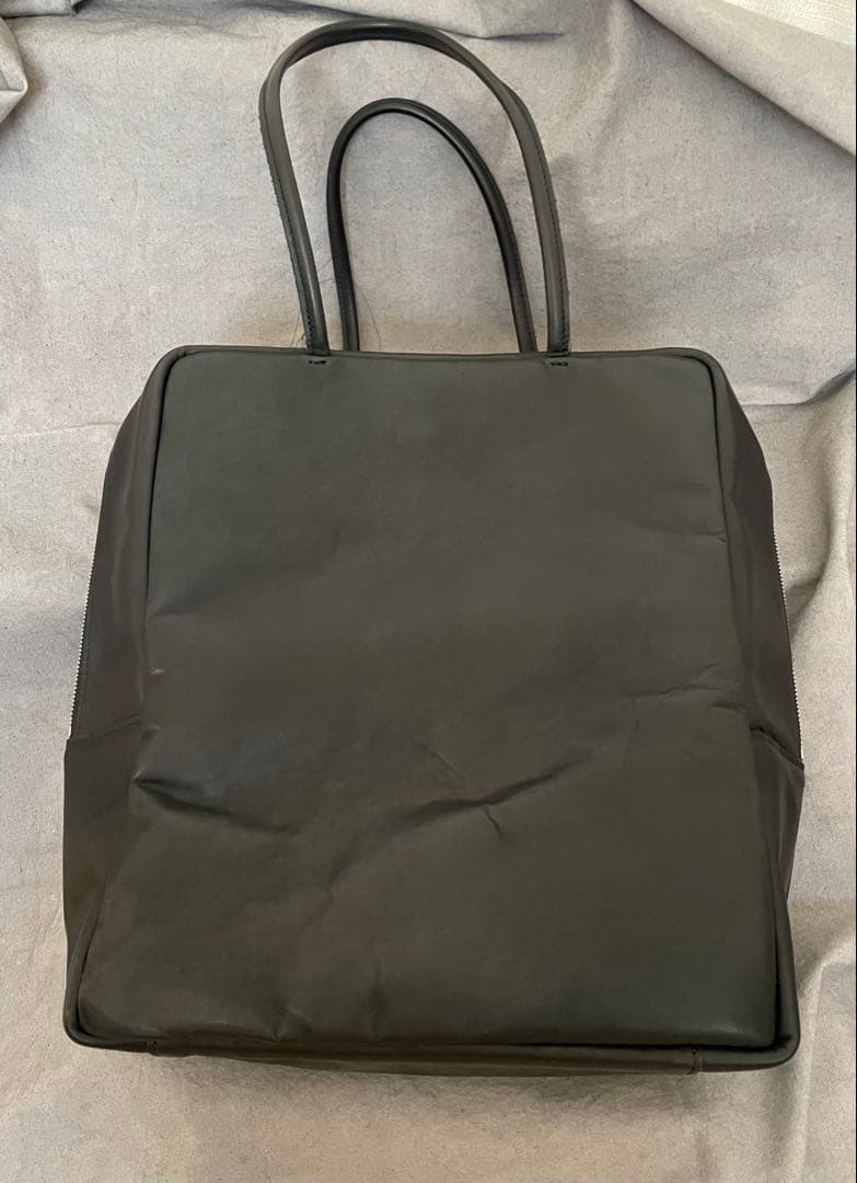バッグ M071 MORMYRUS GLOSS LEATHER TOTE BLACK