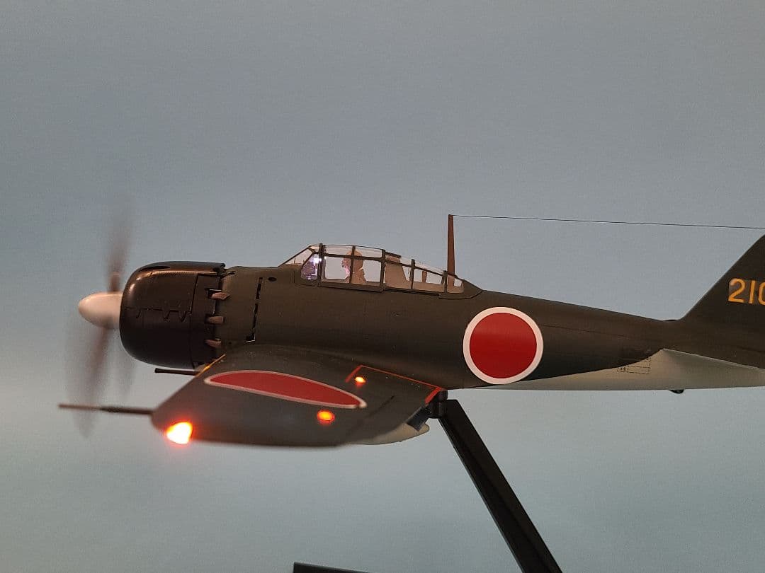 武蔵 タミヤ1/32 零式艦上戦闘機52型 リアルモーターライズ完成品