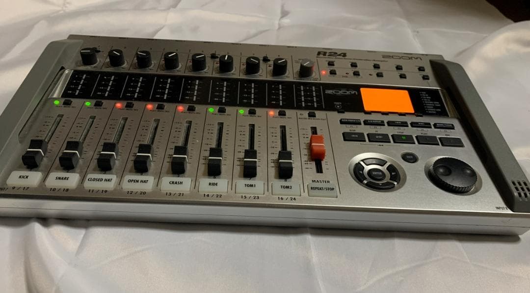 古賀森男　ZOOM R24 マルチトラックレコーダー