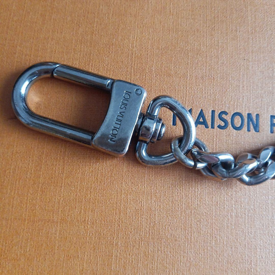 ルイ・ヴィトン。美品シルバー色ウォレットチェーンリング付き