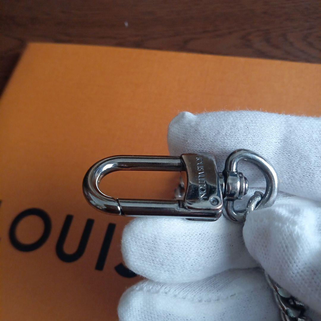 ルイ・ヴィトン。美品シルバー色ウォレットチェーンリング付き