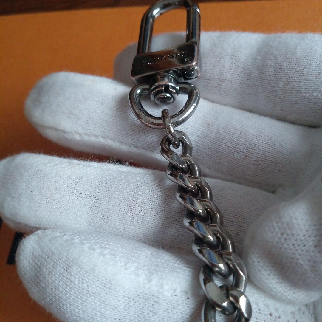 ルイ・ヴィトン。美品シルバー色ウォレットチェーンリング付き