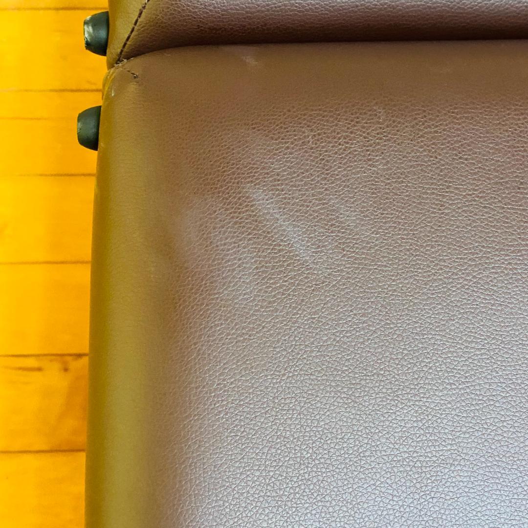 ワールドジェイビー マッサージベッド 有孔 折りたたみ式 ポータブル 送料込み