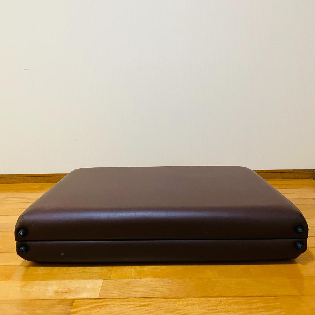 ワールドジェイビー マッサージベッド 有孔 折りたたみ式 ポータブル 送料込み