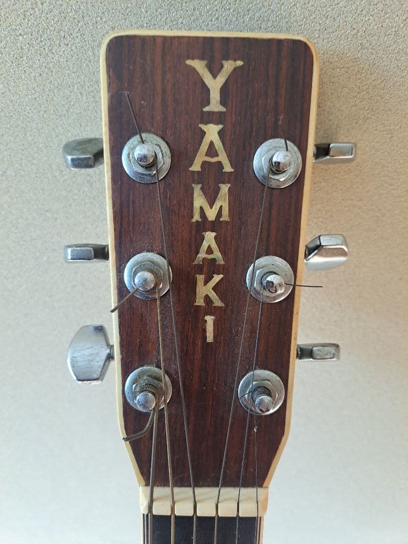 ま*ち様 YAMAKI 縦ロゴ　アコースティックギター