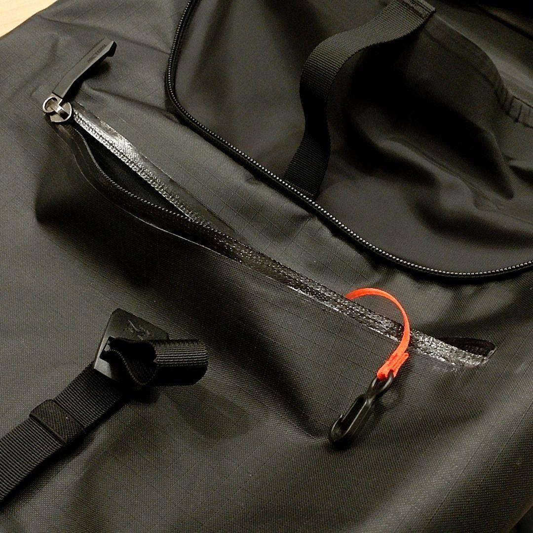 オ*オ様 アークテリクス ロールトップリュック ブラック