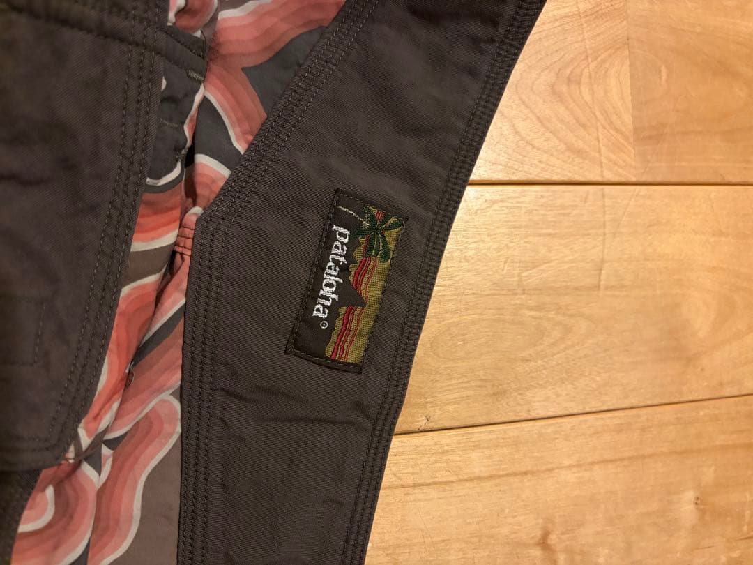 02年 パタゴニア サーフショーツ W36 渦巻 バギーズショーツ ハーフパンツ