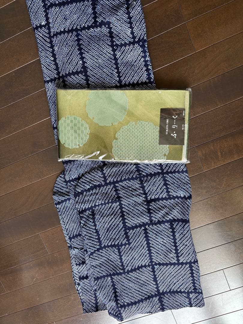 有松鳴海絞り浴衣　大人かわいいモダン柄