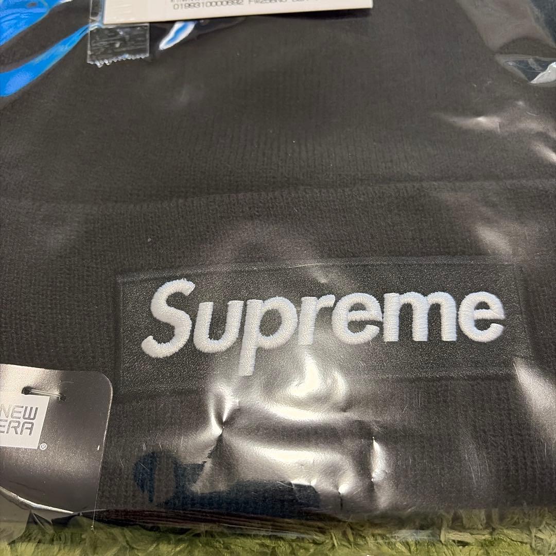Supreme ニット帽 黒 World Famous刺繍