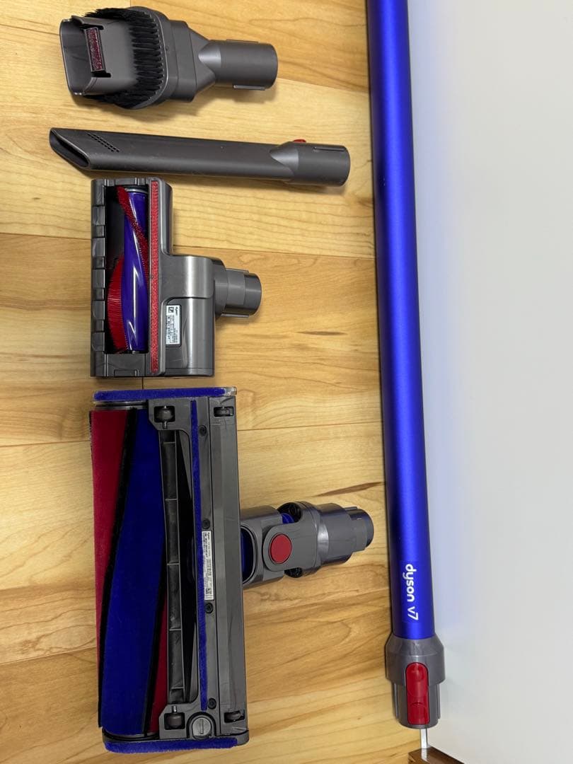 Dyson V7 Slim スティッククリーナー 本体