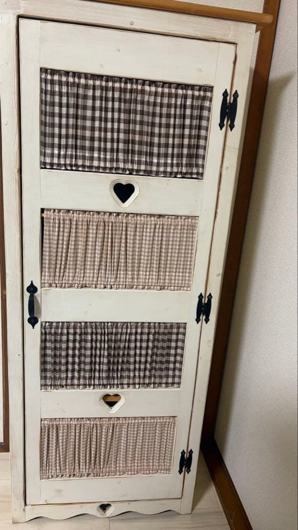 カントリー収納棚