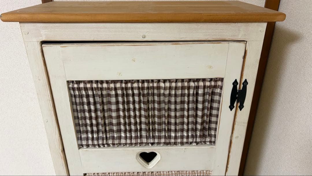 カントリー収納棚