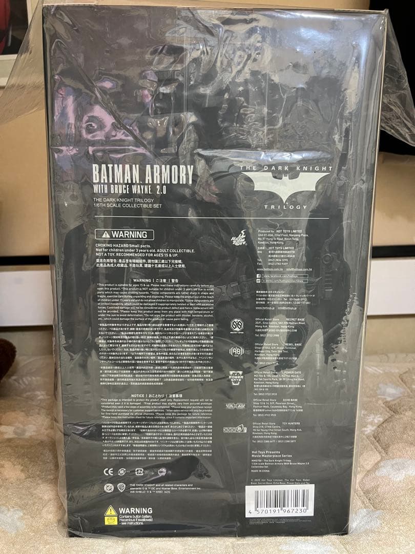 ホットトイズ　ダークナイト　バットスーツ格納庫＆ブルース・ウェイン　2.0版