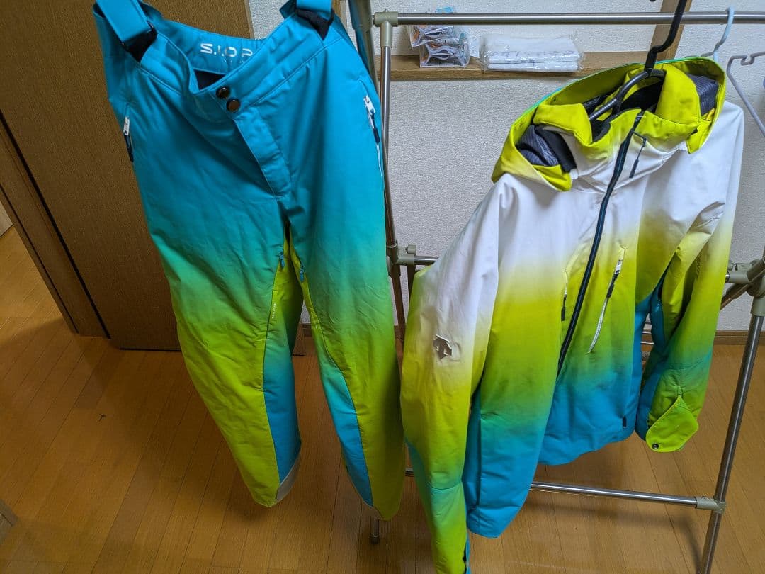 DESCENTE　スキーウェア上下セット