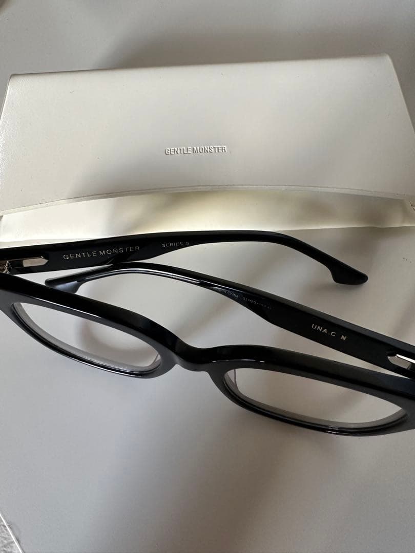 GENTLE MONSTER UNA.C N ブラックメガネ ケ
