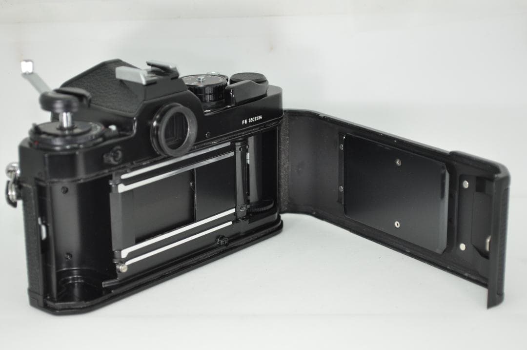 超美品！ モルト交換 清掃済 簡易整備済 人気の Nikon ニコン FE ♪