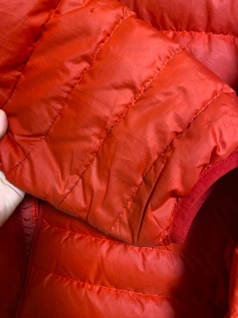 【patagonia】軽量ダウン　メンズ　L レッド
