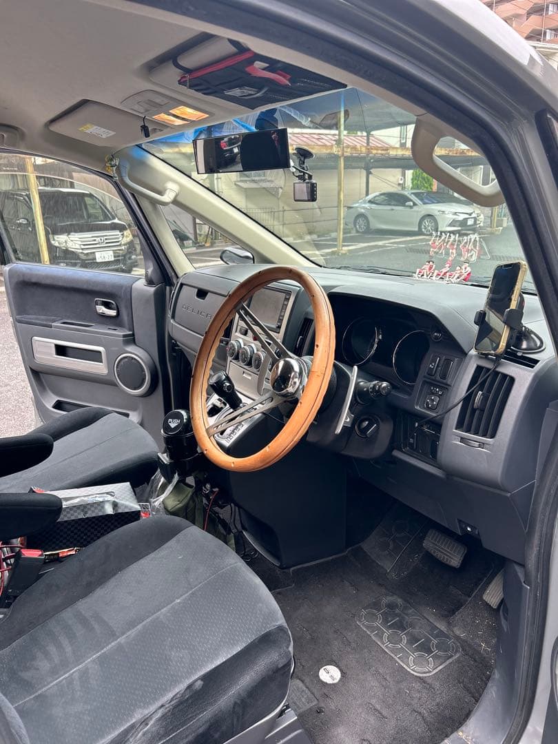 ムーンアイズ　ウッドステアリング