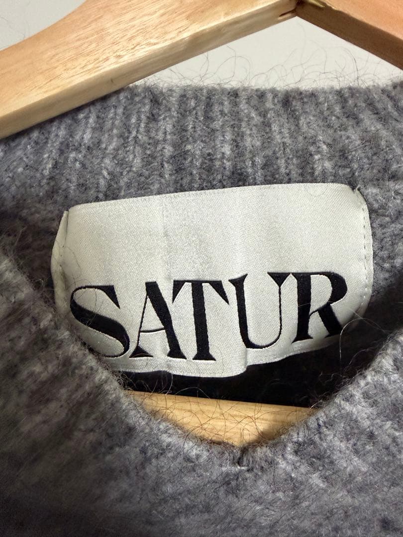 satur モヘアニット