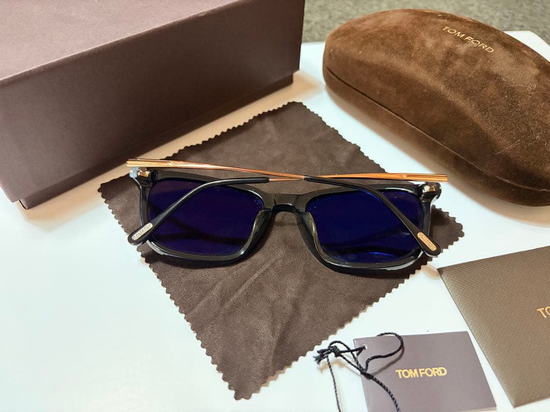 トムフォード　TOM FORD FT0625F 01E 56