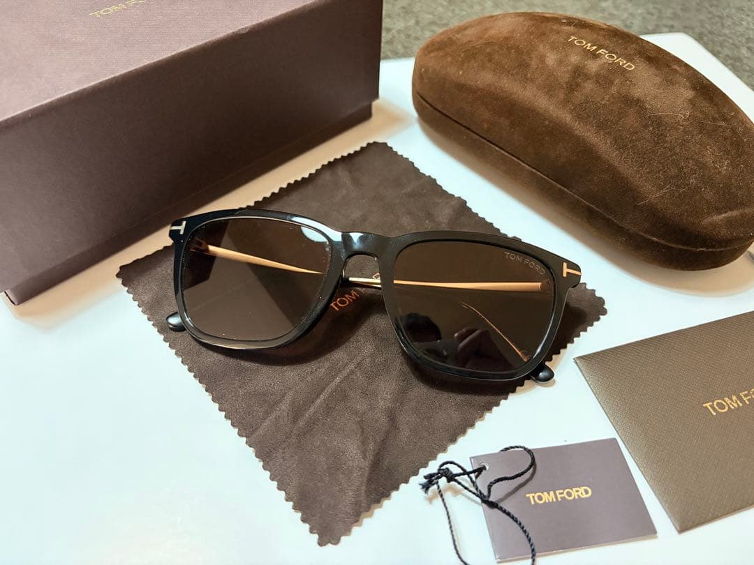 トムフォード　TOM FORD FT0625F 01E 56