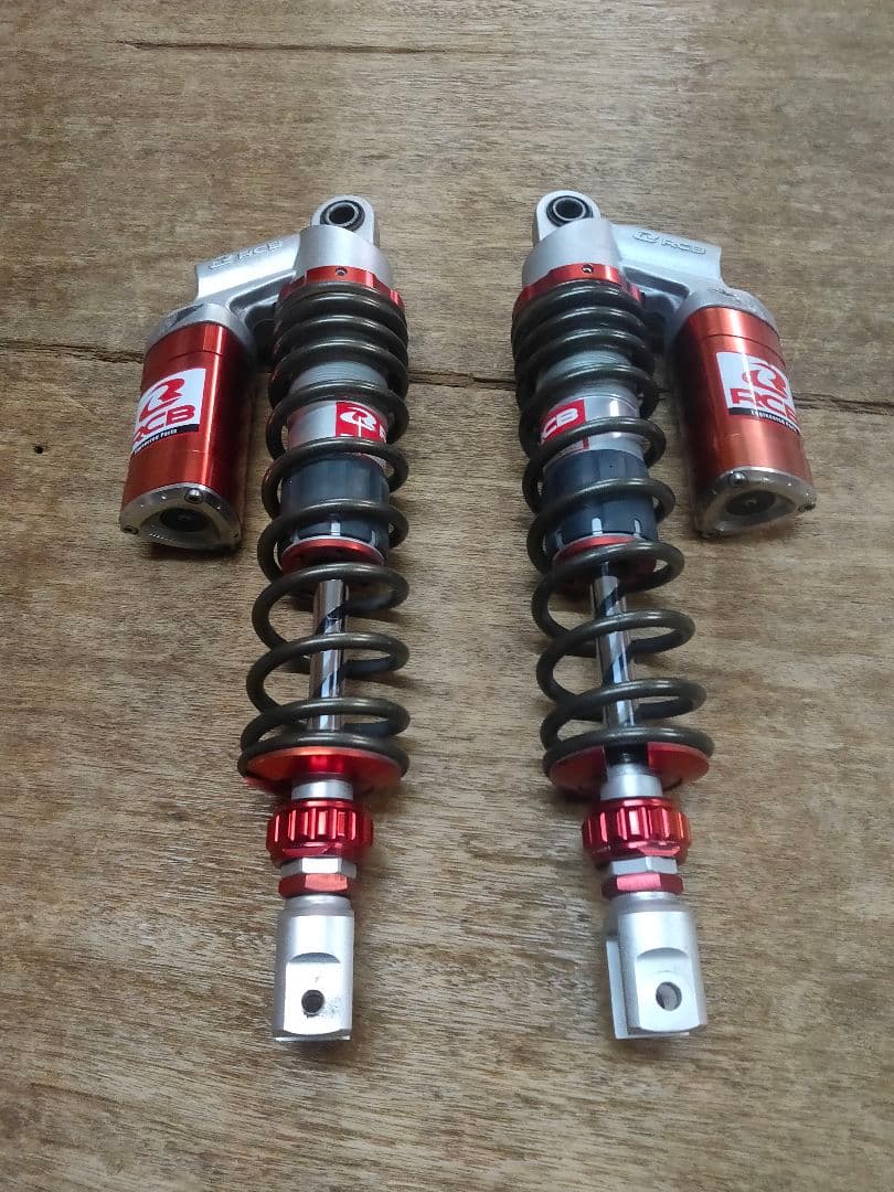 pcx jf81 RCBレーシングボーイ リアサスペンション左右とカラー2個