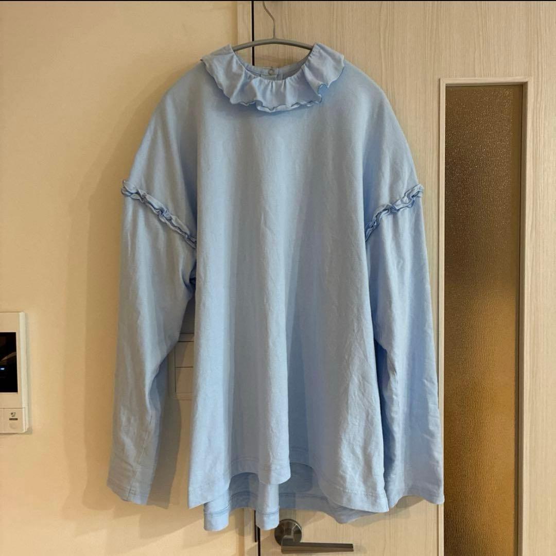 HOLIDAY RUFFLE COLLAR TOPS ライトブルーロンT