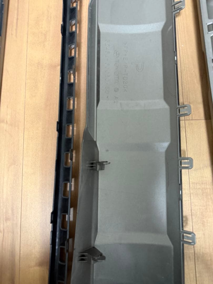 トヨタランドクルーザー250VX 純正パーツ5点セット