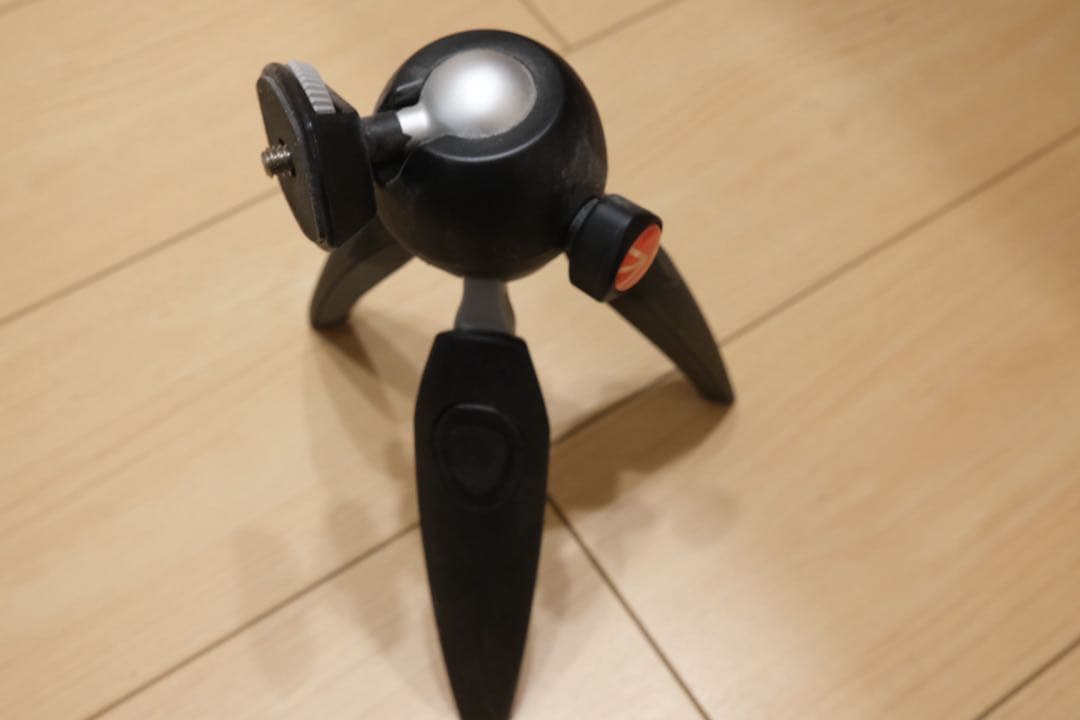 nebula capsule ii 美品　三脚付き　ポータブルプロジェクター