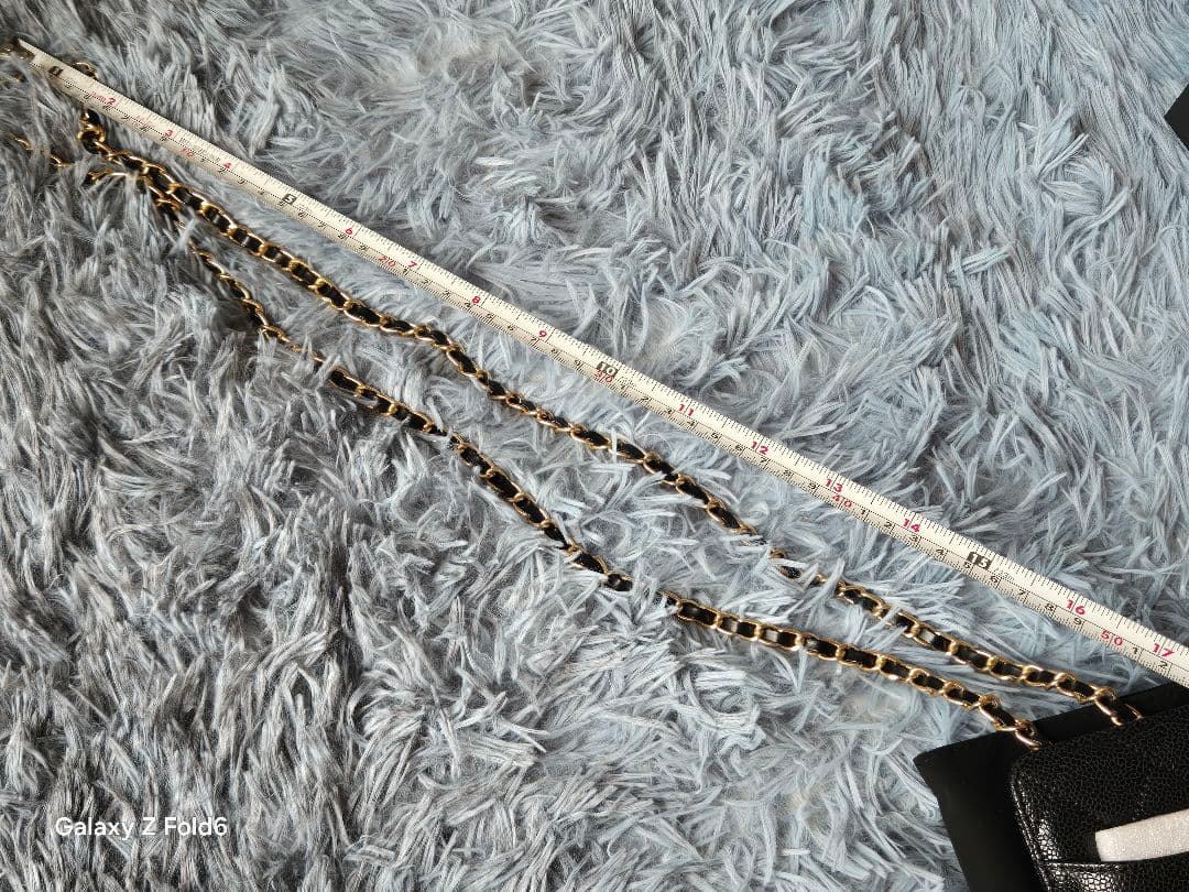 CHANEL シャネル キャビアスキン スマートフォンケース チェーンウォレット