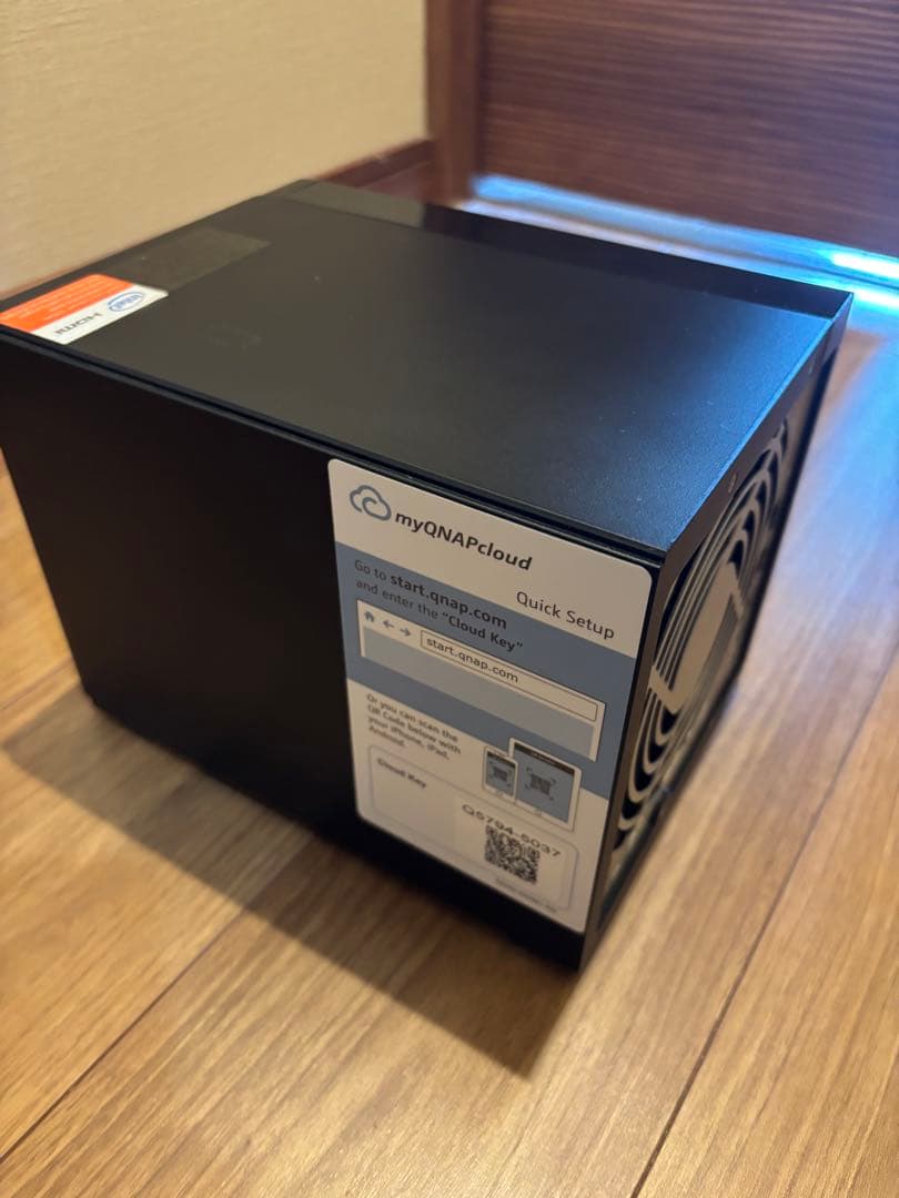 QNAP NAS TS451+ ハードディスク搭載（1TB×4本）