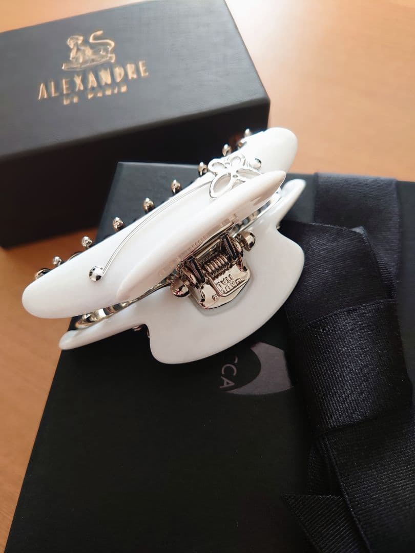 美品 アッカ acca ヘアクリップ バタフライ パピヨン 蝶々 ホワイト