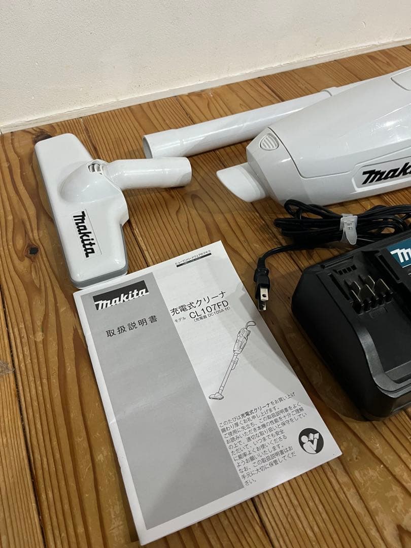 kenji0125　Makita コードレス掃除機 CL107FD