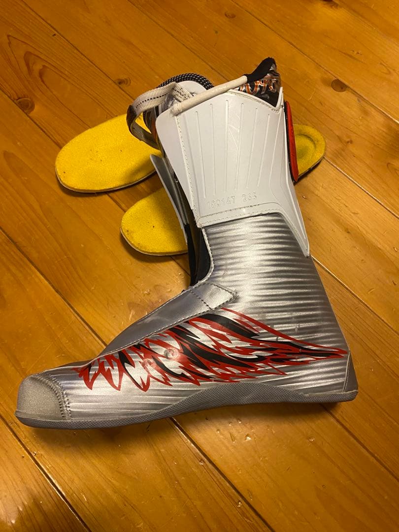 ノルディカ　ファイヤーアロー　スキーブーツ