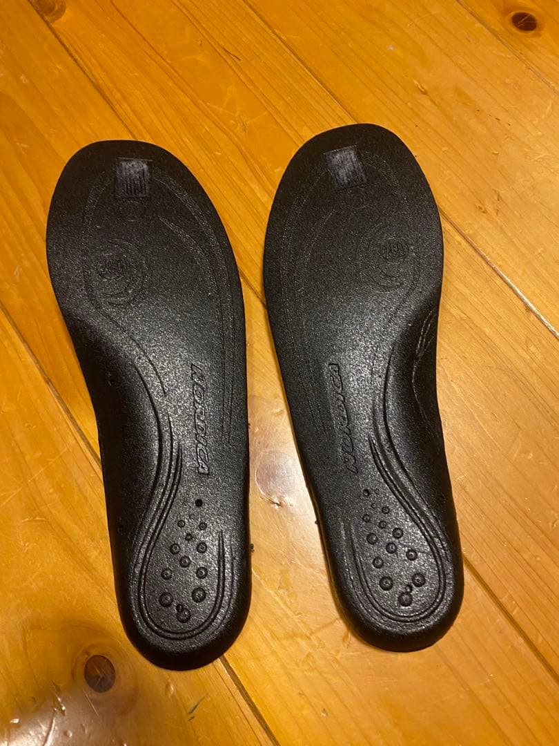 ノルディカ　ファイヤーアロー　スキーブーツ