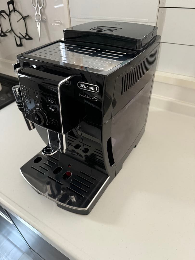 デロンギ マグニフィカS ECAM23120BN 全自動エスプレッソマシン
