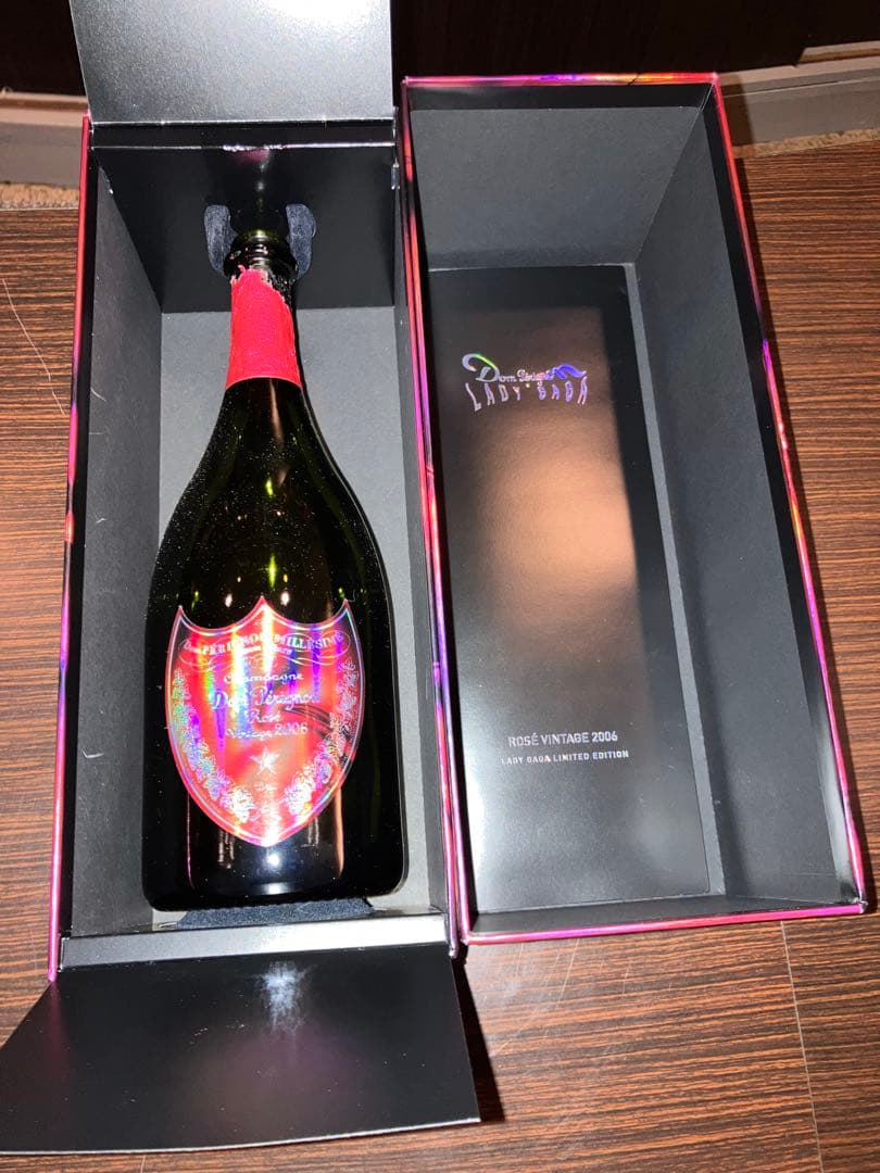 【希少】ドンペリ レディーガガ コレ2006 & 2010 空き瓶2専用ケース2