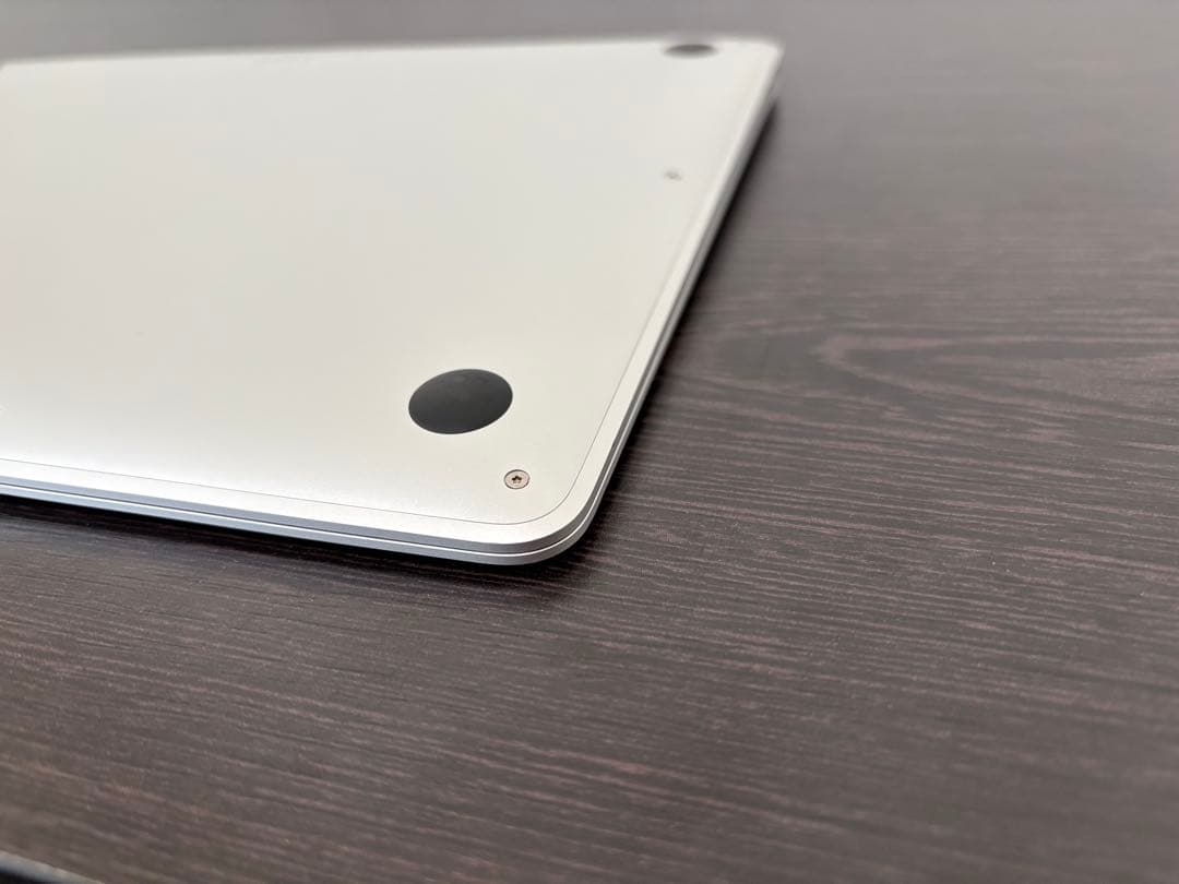 【Thu】MacBook/2020/13.3インチ/256GB/8GB