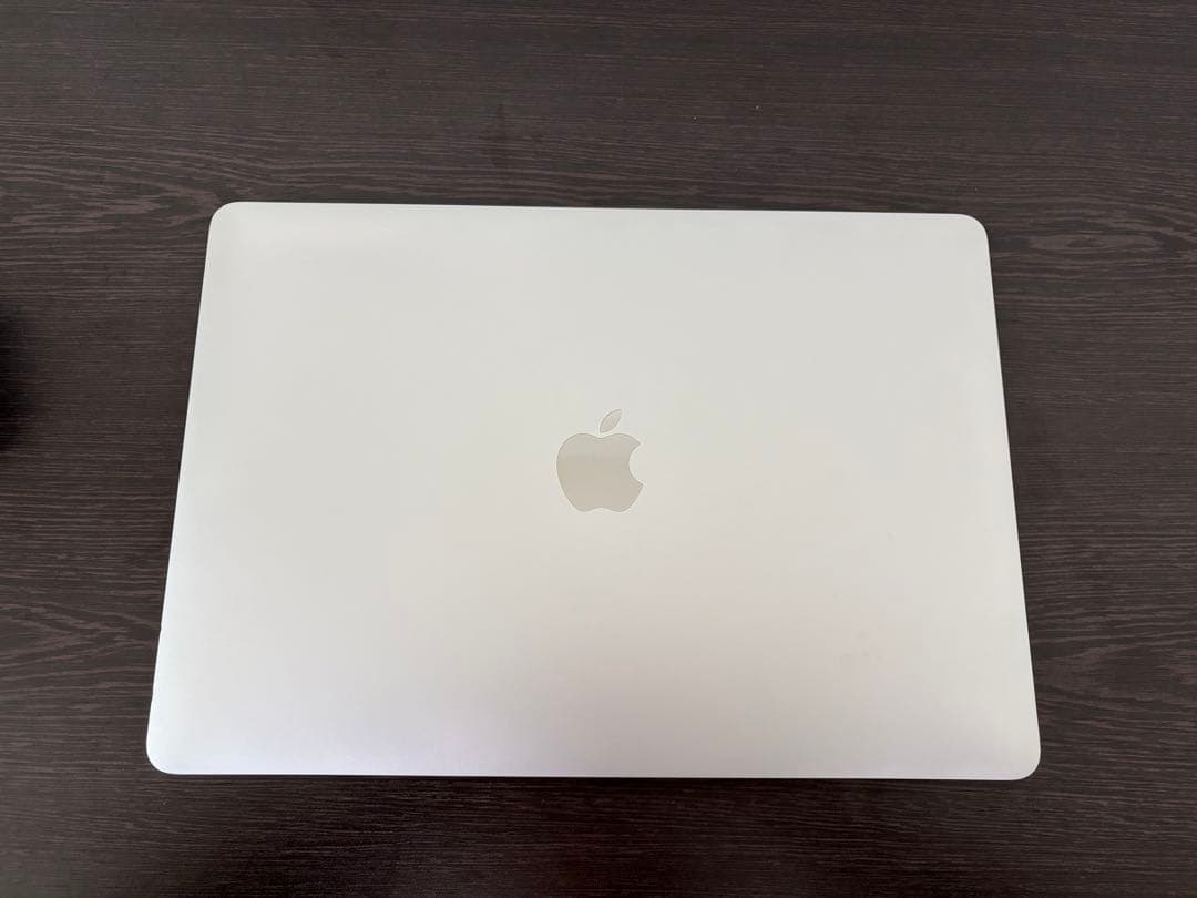 【Thu】MacBook/2020/13.3インチ/256GB/8GB