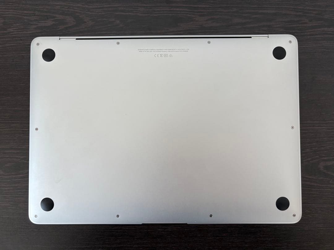 【Thu】MacBook/2020/13.3インチ/256GB/8GB