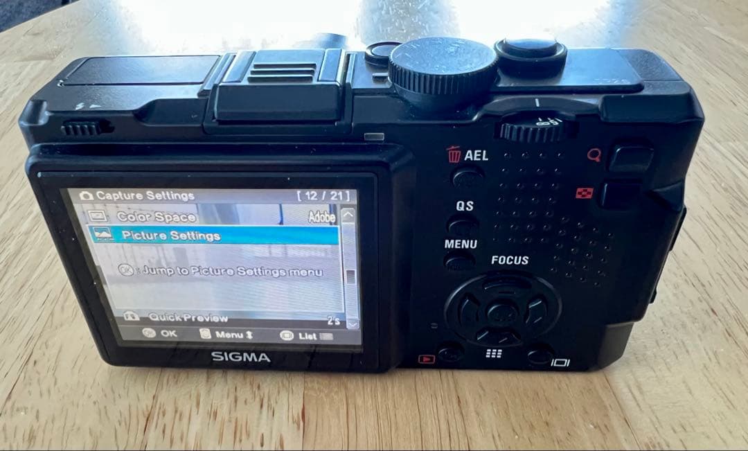 デジタルカメラ SIGMA DP2