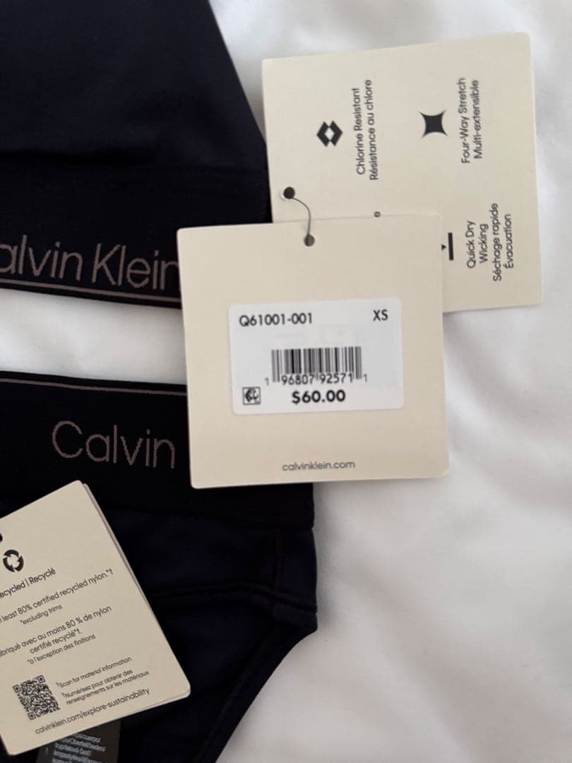 【アメリカ新作モデル】カルバンクライン水着　XSサイズ